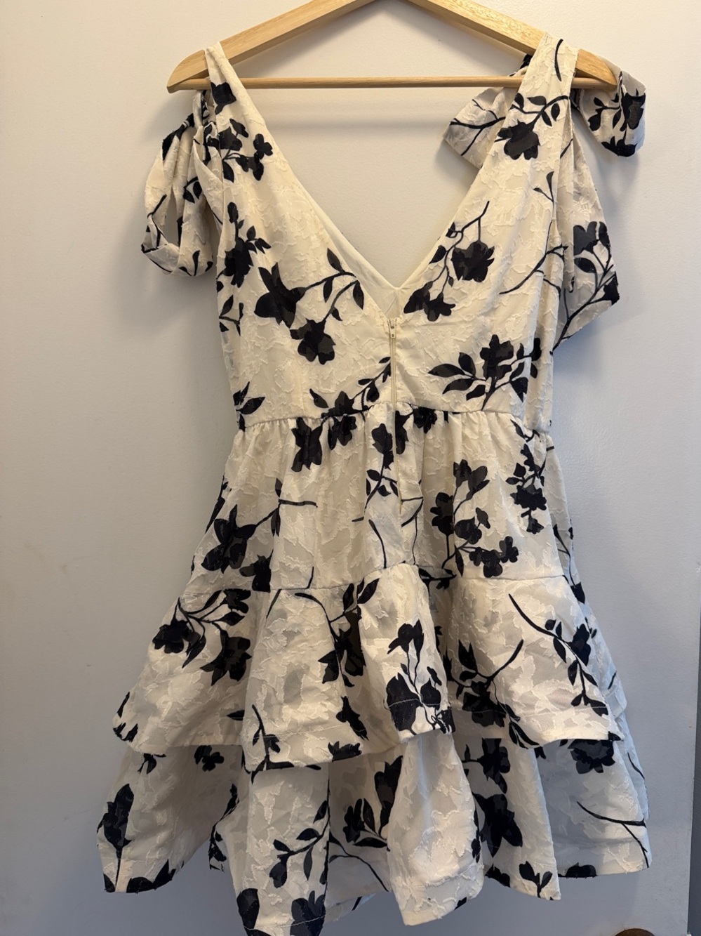 Windsor White Garden Party Dress with Black Floral, Tie-Shoulder Size Small - Picture 2 of 5
